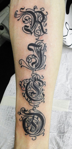 Fancy Old English letters CLICK TO DOWNLOAD Fancy Old English letters CLICK TO DOWNLOAD