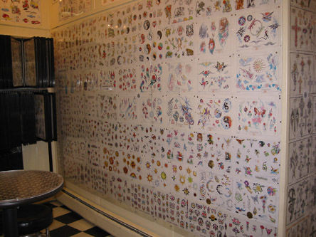 WALL9.jpg (66143 bytes)