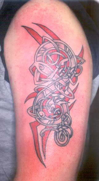 dragon&tribalarm.jpg (27479 bytes)